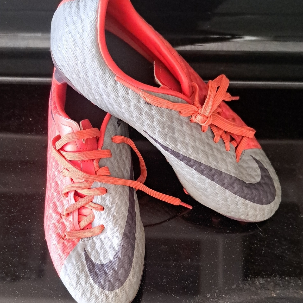 Nike Women's Gray and Red Athletic Shoes